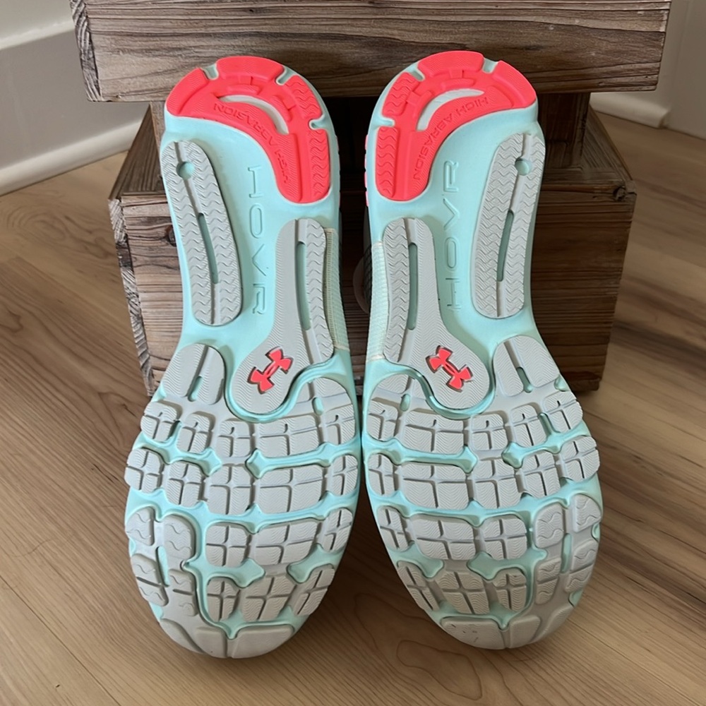NIB Women's Under Armour HOVR Infinite 4 Running Shoes - Picture 3 of 9